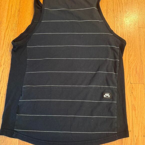 Nike Men's Black and white tank top - Picture 6 of 8